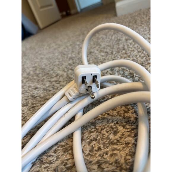 15 foot Surge Protector Extension Cord with 6 outlets - Picture 5 of 5